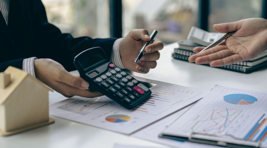 A realtor and homebuyer discuss mortgage rates. There is uncertainty if mortgage rates will go up or down in 2024.